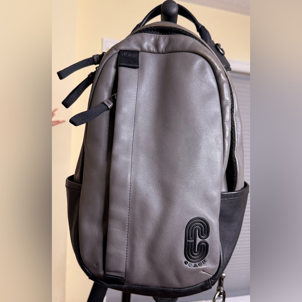 Beautiful Coach Gray Leather
Backpack Sling